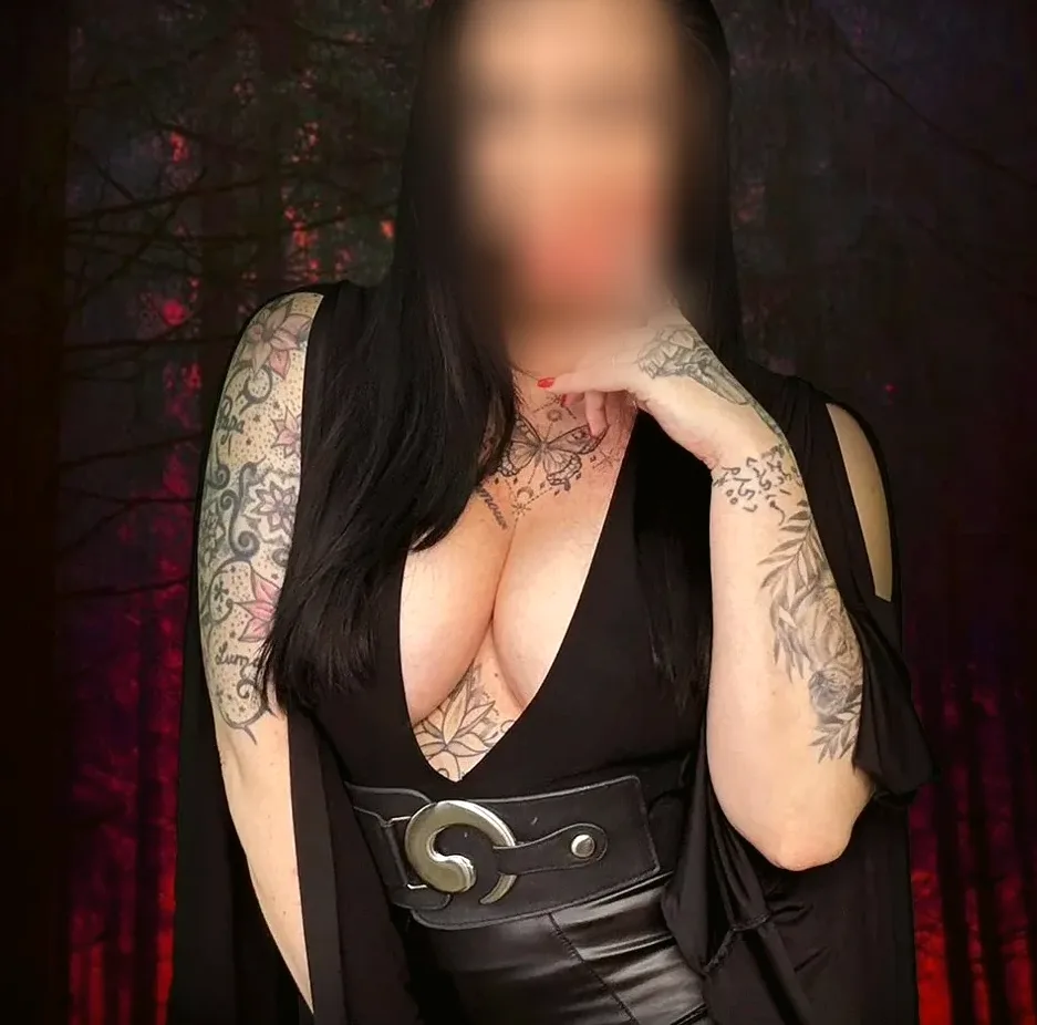 Cara, 39