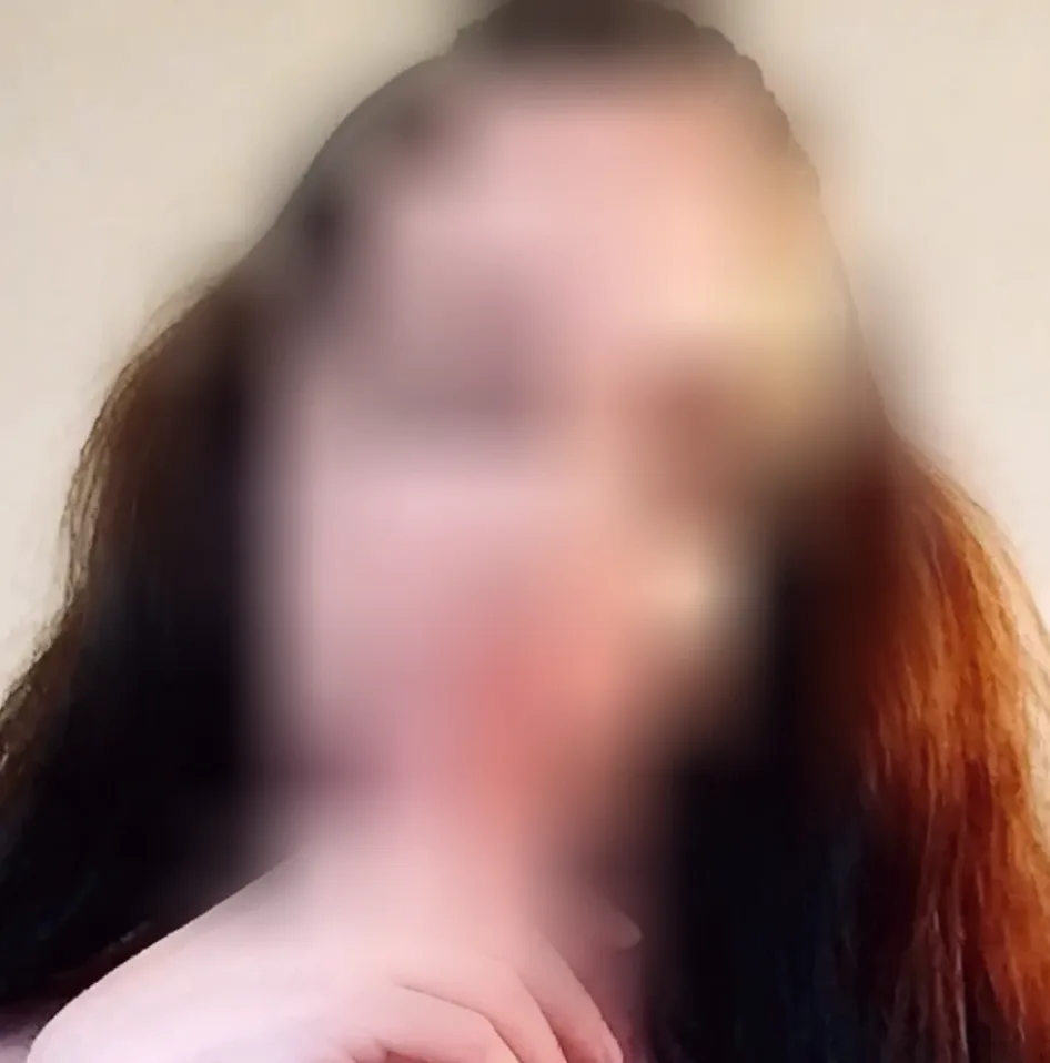 Daniela, 26