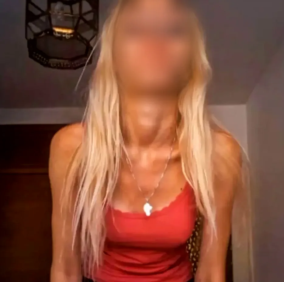 Emilia, 35