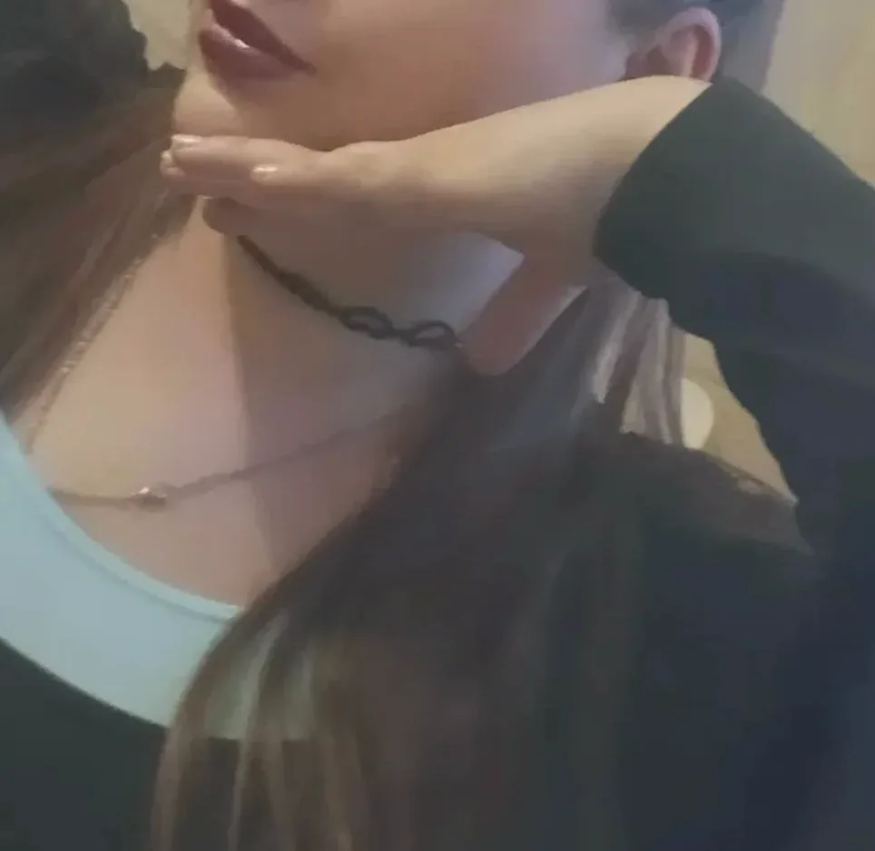 Emily, 28