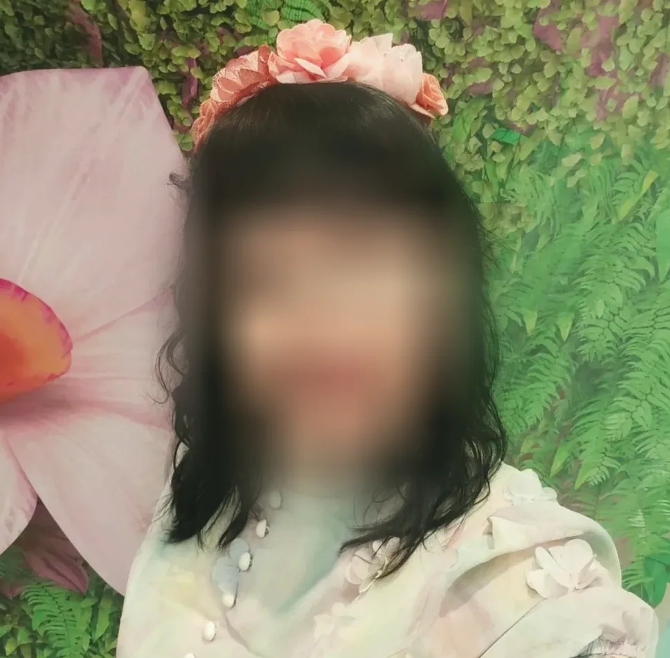 Lilly, 31