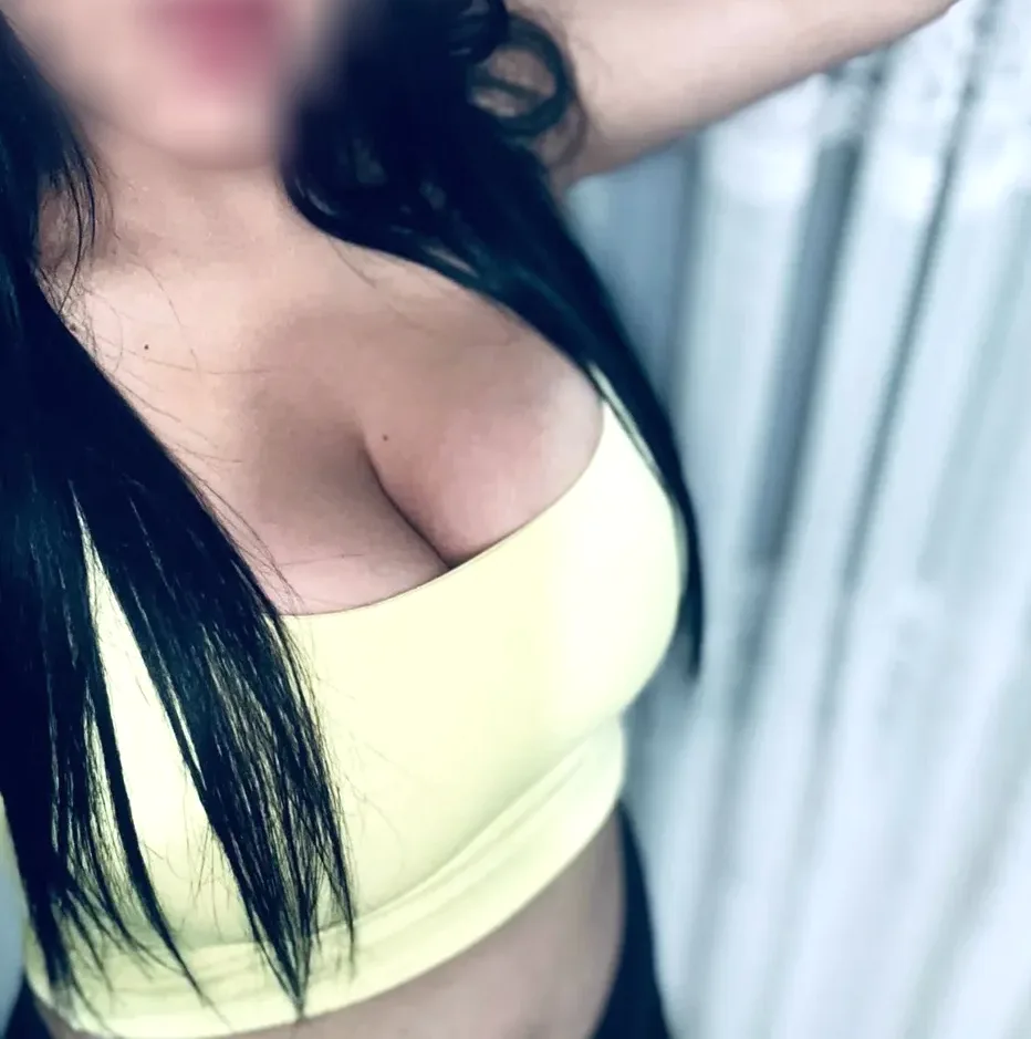 Nora, 20