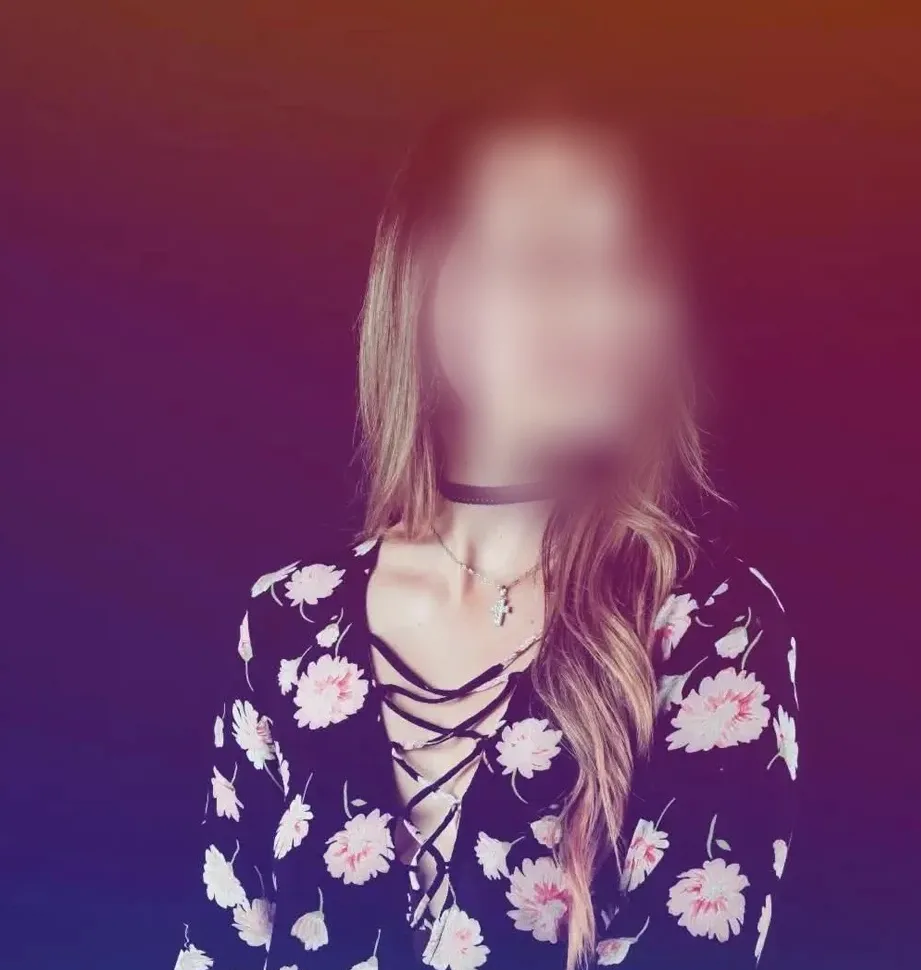 Selina, 24